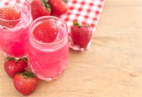 Premium Photo | Fresh strawberry smoothie