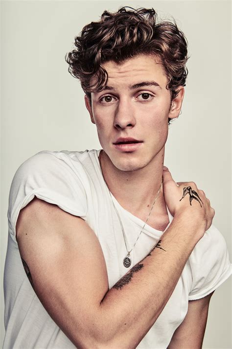 Shawn Mendes responde especulações de que é gay: “isso mata as pessoas” - POPline