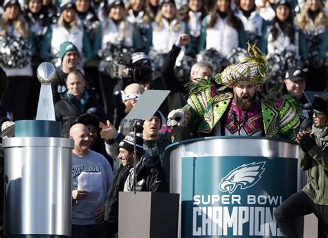 The Latest: Fans keep it mostly peaceful at Eagles parade - Tampa, FL