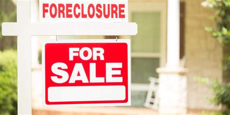 Foreclosure - How a Neighbor's Foreclosure Hurts Your Home Value