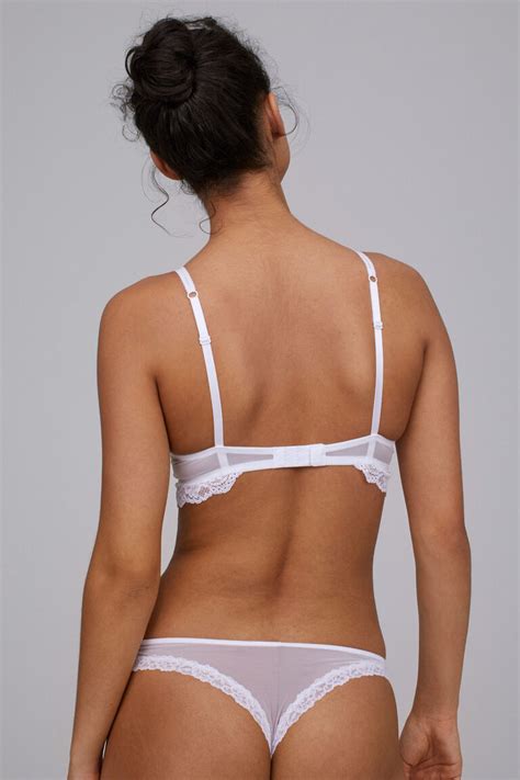 Padded underwired lace bra