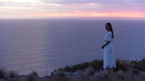 The Light Between Oceans Review: Vikander and Fassbender Shine Bright ...