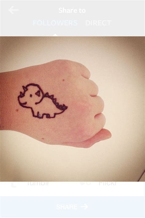 Dinosaur henna, this was so cute& really easy! Small Henna Tattoos, Henna Tattoo Designs Simple ...