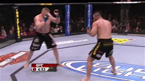 [Image/GIF] Brock Lesnar sends Heath Herring flying back with a right hand : MMA