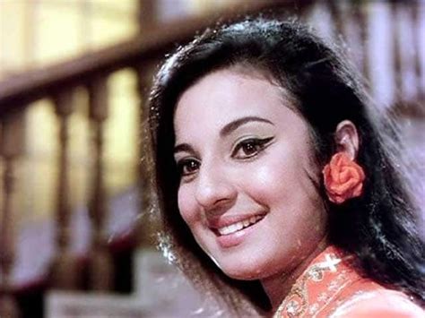 Tanuja Photos: Latest Tanuja Pictures, News & Videos