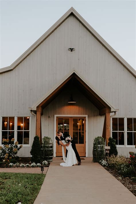 Barn Weddings: A Guide To Choosing The Perfect Venue Near You