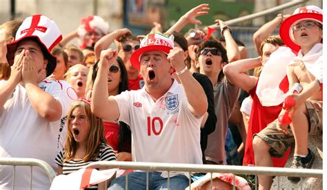 England Football Fans : Euro 2016: England football fans party in Lille ...