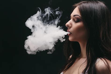 Smoking Girls, girl smoking weed computer HD wallpaper | Pxfuel