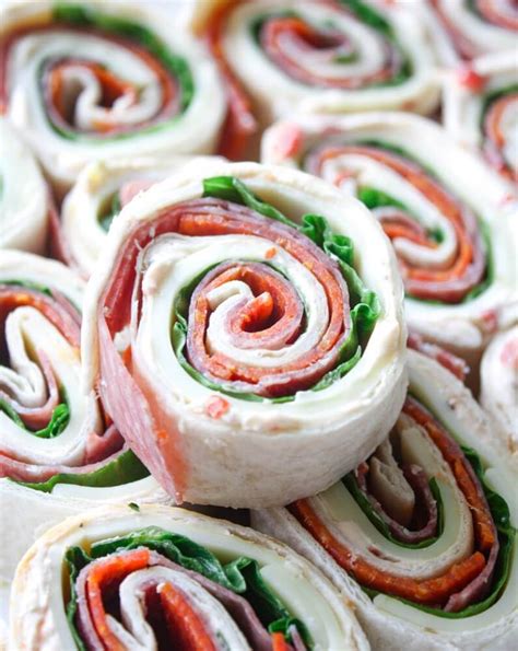 Italian Pinwheel Sandwiches with Cream Cheese appetizers. Fast, easy and no cooking required ...