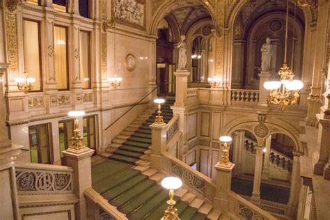 Keep it classical: A tour of the stunning Vienna Opera House - CNET