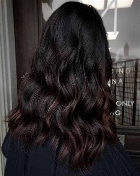 into the deep dark 🖤🖤🖤@aaashleee •⁣ •⁣ •⁣ #hairgoals #hairdressermagic #salonlife #hairtrends ...