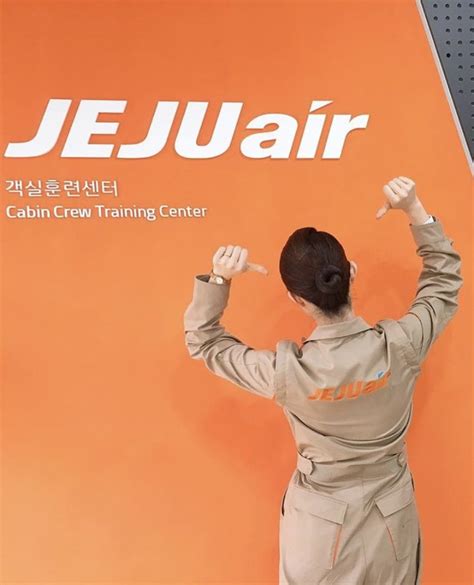 【South Korea】 Jeju Air cabin crew / チェジュ航空 客室乗務員 【韓国】 https://instagram.com/su_vely.01 Cabin ...