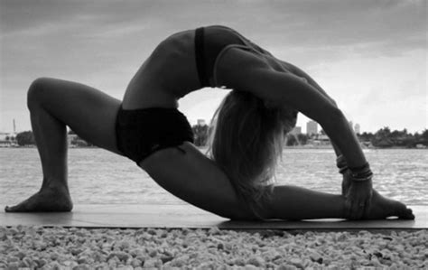 The 5 Most Gorgeous Yoga Instagram Accounts You Need To Follow Now | SELF