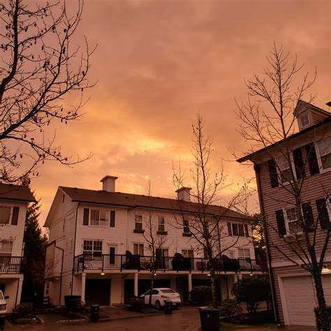 No filter!! This is how the sky looked in Surrey tonight around 430pm ...