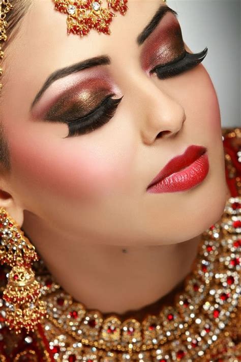 30 Latest Bridal Eye Makeup Looks || Indian Bridal Makeup Series ...