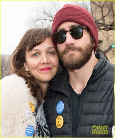 Jake Gyllenhaal Praises Women After Marching with His Sister Maggie ...