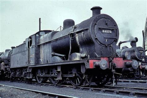 Ex LMS 4F 0-6-0 | Steam engine trains, Steam locomotive, Steam trains