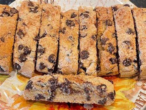 Mandel Bread Recipe: Easy Options for Chocolate Chips, Raisins, or Nuts