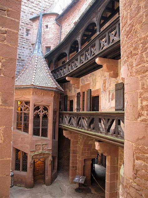 Château-Fort du Haut-Koenigsbourg - région Alsace - Tour de l'escalier ...