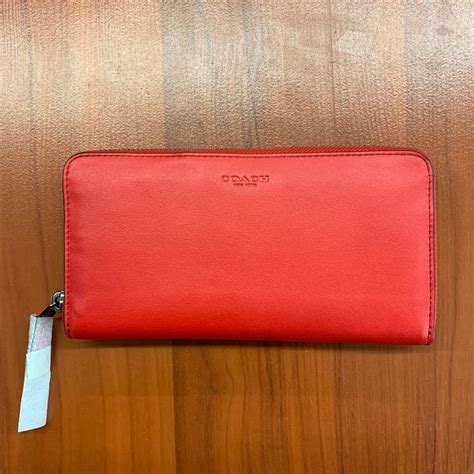 Red Coach Pocketbook in 2024 | Coach pocketbooks, Leather billfold ...