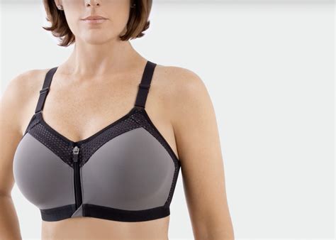 Top 2 Bras to Wear Right after Breast Augmentation | Clovia Blog