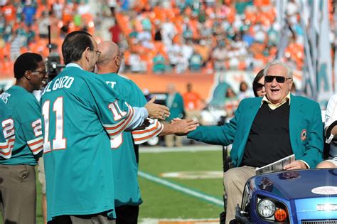 Miami Dolphins Honor 1972 Undefeated Season - The Phinsider