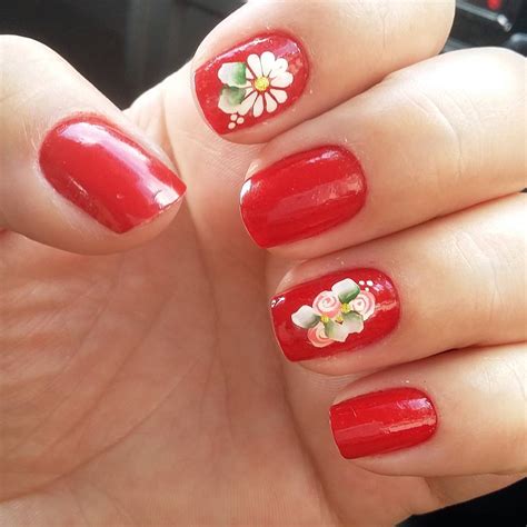 Hanne Hansen: Nail Polish Design Flowers : 15 Easy & Simple Spring Flower Nail Art Designs ...