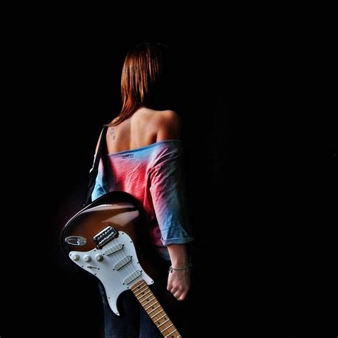 Girl With Guitar Wallpapers - Top Free Girl With Guitar Backgrounds - WallpaperAccess