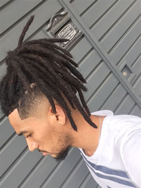 Dreads no topo da cabeça, Taper fade Dreadlock Rasta, Dreadlock Styles, Dreads Styles ...