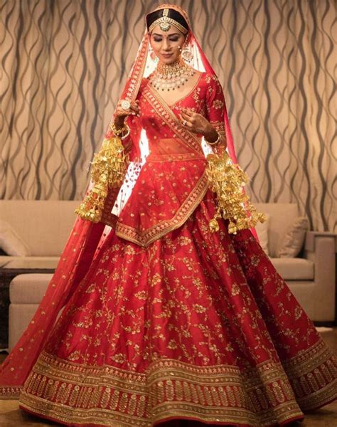 Alia Bhatt Red Heavy Embroidered Velvet Bridal Lehenga Choli ...