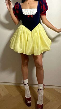 Snow White Halloween costume idea - Charli D'Amelio | Karnevalkostüm ...