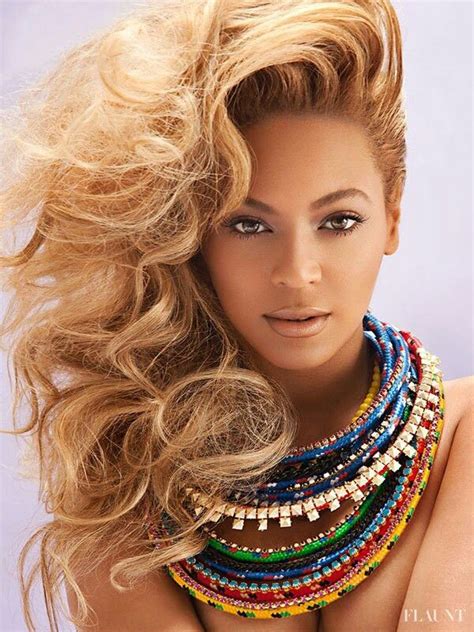 Beyonce stacked necklaces tribal african side swept hair Beyonce Queen, Queen Bey, Beyonce ...