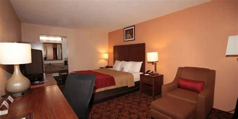 Comfort Inn Downtown (Nashville, TN): What to Know BEFORE You Bring ...