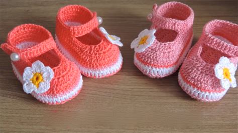 Crochet Easy Baby Girl Shoes - We Love Crochet