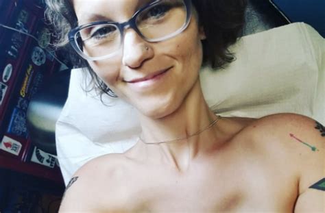 Woman covers double mastectomy scars with Wonder Woman tattoo