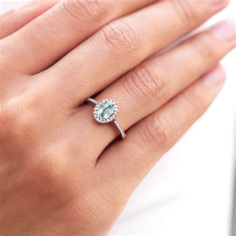 Aquamarine Ring in White Gold | KLENOTA