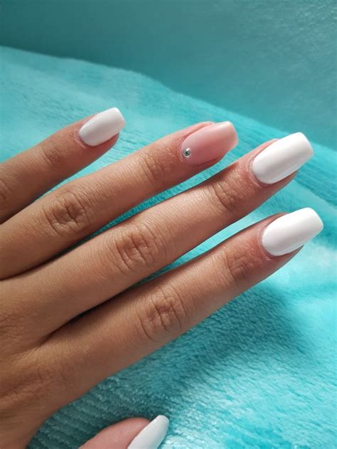 White gel nail Design | Gel nails, White gel nails, Nails with rings