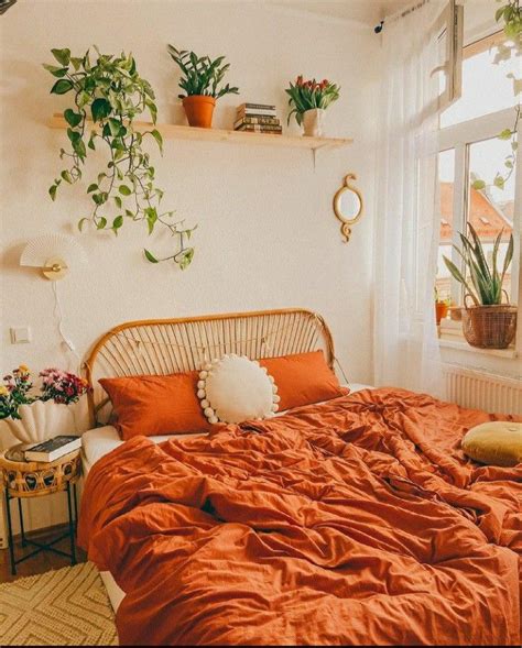 Terra cota bedroom | Sage green bedroom, Bedroom green, Room inspiration bedroom