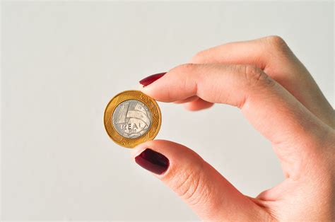 Banco de imagens : mão, dedo, Nota, moeda, economia, renda, finança ...