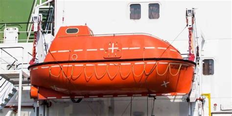 What Types Of Lifeboats Are Used On Ships? | Casual Navigation