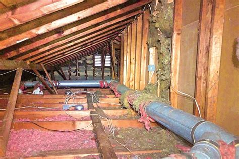 Attic Insulation Removal: What to consider for DIY