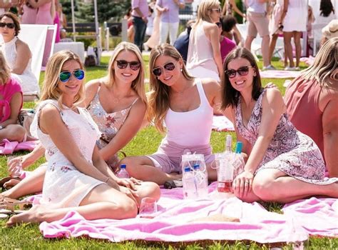 There's A Fabulous Rosé Picnic Happening In Toronto This Summer