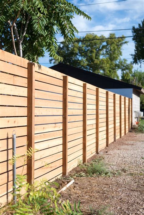 27 Cheap And Easy Diy Wooden Fence Ideas For Your Bac - vrogue.co