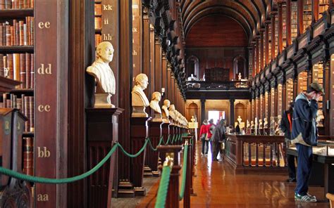 File:Trinity College Library-long room.jpg - Wikimedia Commons