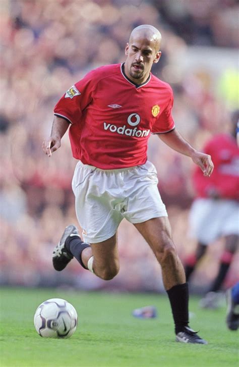 Juan Sebastian Veron of Man Utd in 2001. | Manchester united champions, Manchester united ...