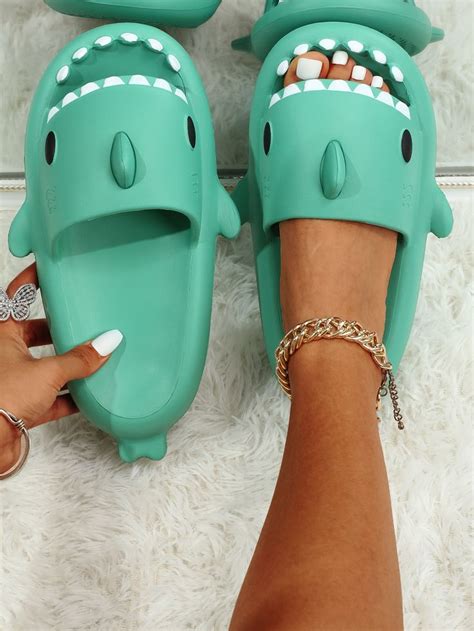 Verde College Collar Fumetto Pantofole Embellished Shark Slippers, Cute ...