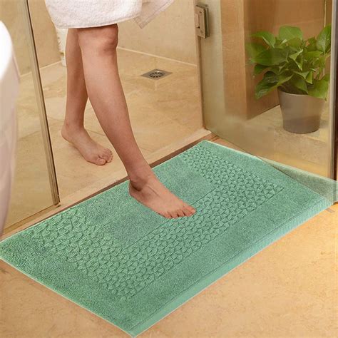 Towel Bath Mat Tutorial : Unpaper Towels Tutorial - DIY Instructions ...