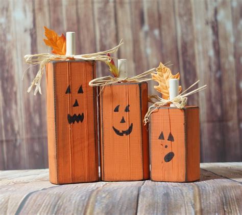 30+ Wooden Pumpkin Painting Ideas – HomeDecorish