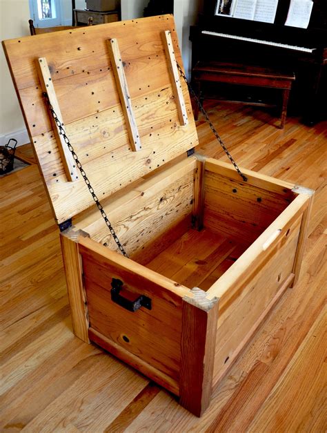 Inside of the Coffee Table Chest Diy Wood Chest, Wooden Chest, Wood Diy, Chest Woodworking Plans ...
