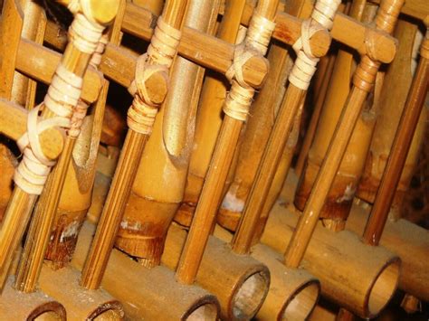 Angklung Alat Musik Khas Sunda yang Kian Mengglobal - GeTI